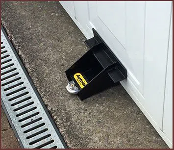 Indianapolis Local Locksmiths Indianapolis, IN 317-564-3570 - garage-door-locks